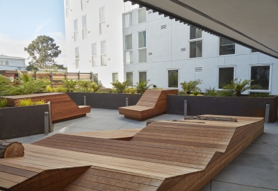 Courtyard view of Pacific Pointe Apartments in San Francisco, CA.