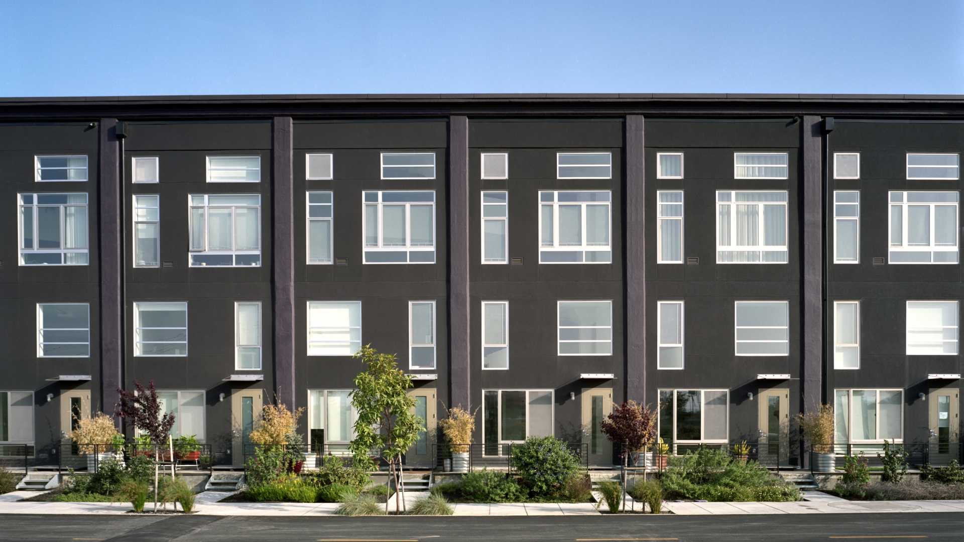 West facing elevation of Pacific Cannery Lofts in Oakland, California.