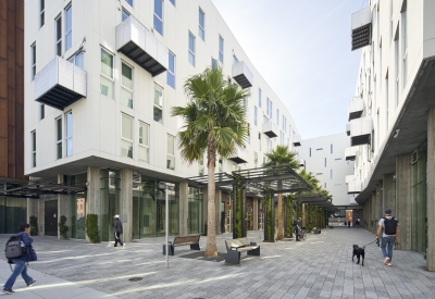 Pedestrian walkway at 855 Brannan in San Francisco.