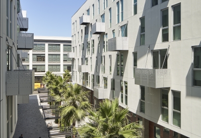 Pedestrian walkway at 855 Brannan in San Francisco.