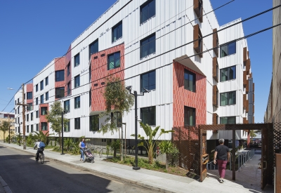 Street view of La Fénix at 1950, affordable housing in the mission district of San Francisco.