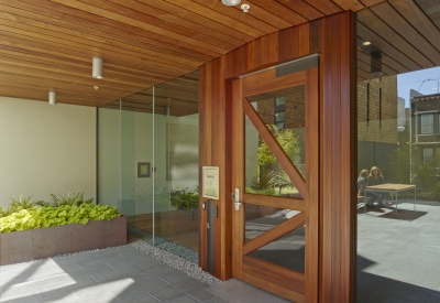 Entryway view of 300 Ivy in San Francisco, CA.