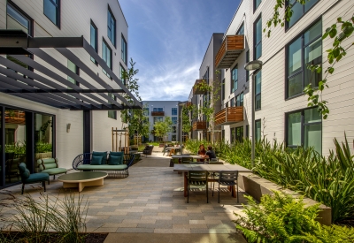 Residential patio and seating area at Mason on Mariposa in San Francisco.