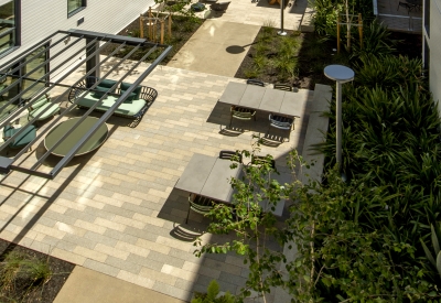 View of residential patio and green space at Mason on Mariposa in San Francisco.