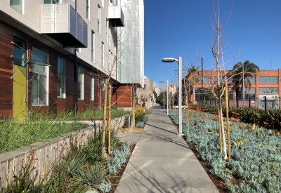 Ground level residential stoops at 855 Brannan in San Francisco.