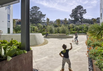 Exterior view of courtyard at 901 Fairfax Avenue in San Francisco, CA.