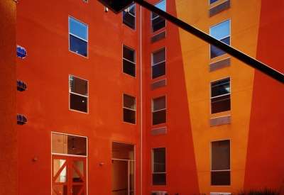 Resident courtyard with table and chairs at Pensione K in Sacramento, California.