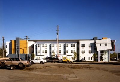Exterior view of the side of Pensione Esperanza in San Jose, California.