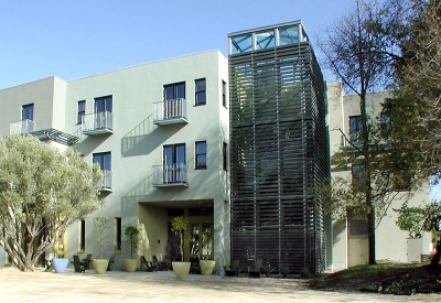 Exterior view of hotel Healdsburg in Healdsburg, Ca.