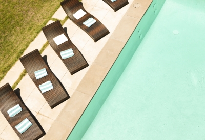 Aerial view of outdoor pool and patio at h2hotel in Healdsburg, Ca.