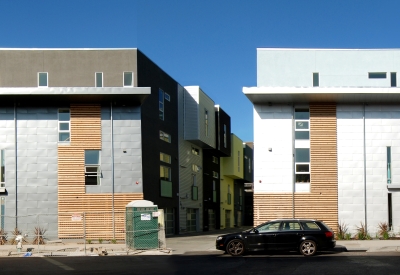 Row of the four townhomes of Blue Star Corner in Emeryville, Ca.