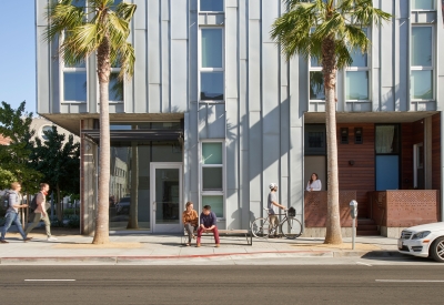 Exterior view of the elevation and ground level units at 855 Brannan in San Francisco.