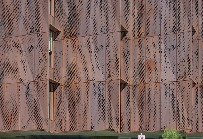 Exterior street view of the entrance to Blue Oak Landing in Vallejo, California.