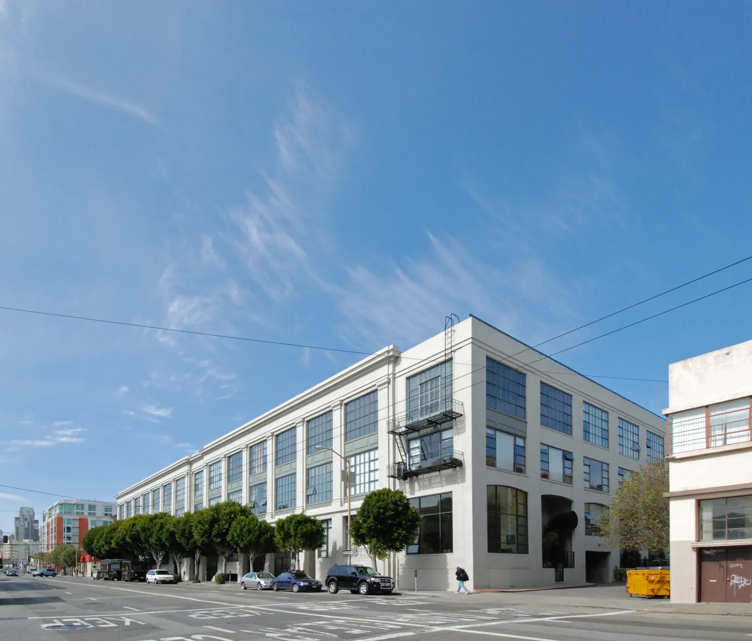 Exterior corner view of601 Fourth Street Lofts in San Francisco from fourth street.