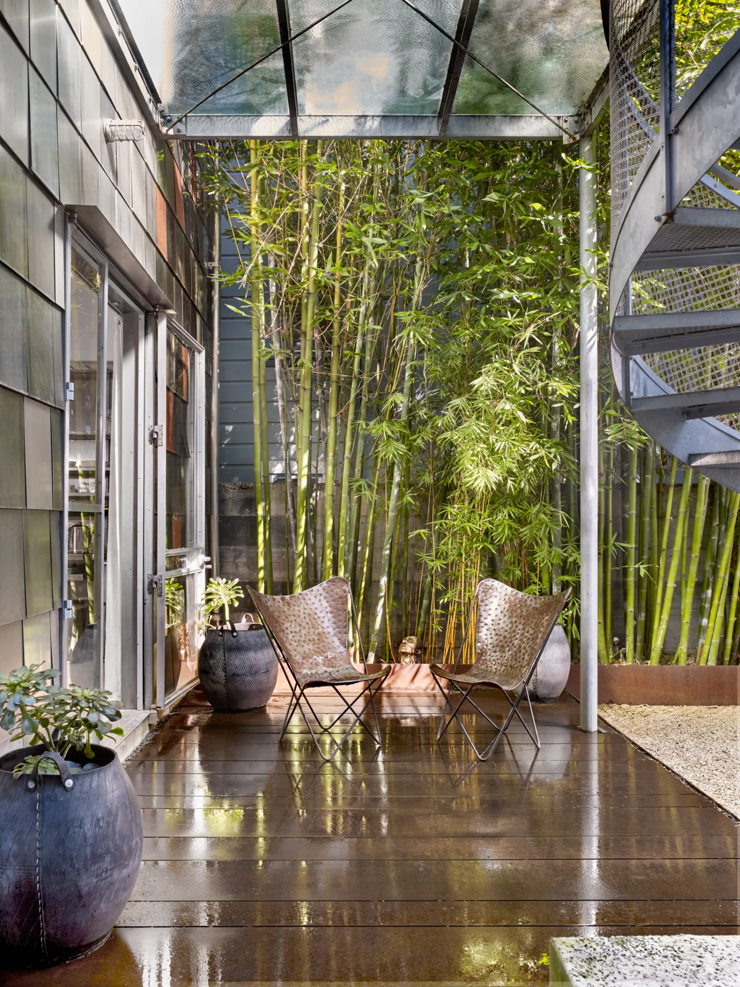 Entry patio to Shotwell Garden Retreat in San Francisco.