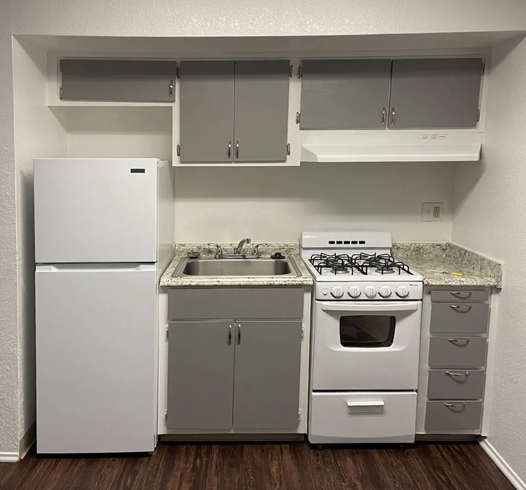 Kings View Manor Kitchen before.