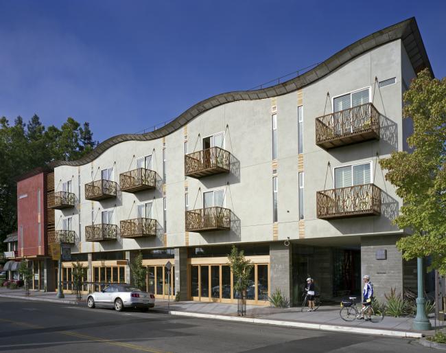 Exterior view of h2hotel in Healdsburg, Ca.