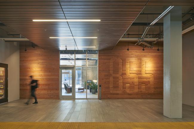 Main entry and leasing office at 855 Brannan in San Francisco.