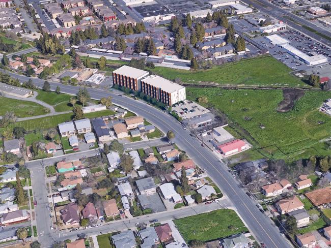Rendered aerial showing the building along the curve of Sacramento Street. 