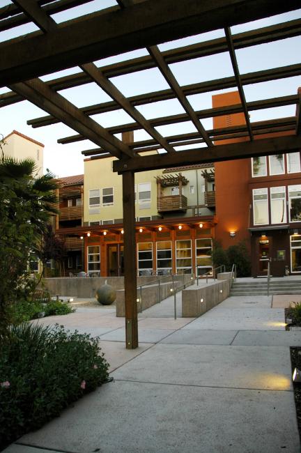 Courtyard at Mabuhay Court in San Jose, Ca.