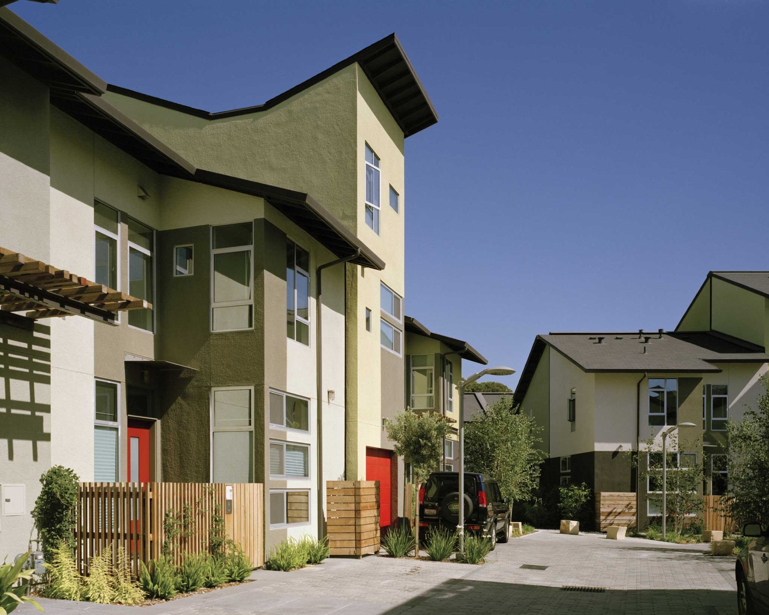 Street of townhouses at West End Commons in Oakland, Ca.