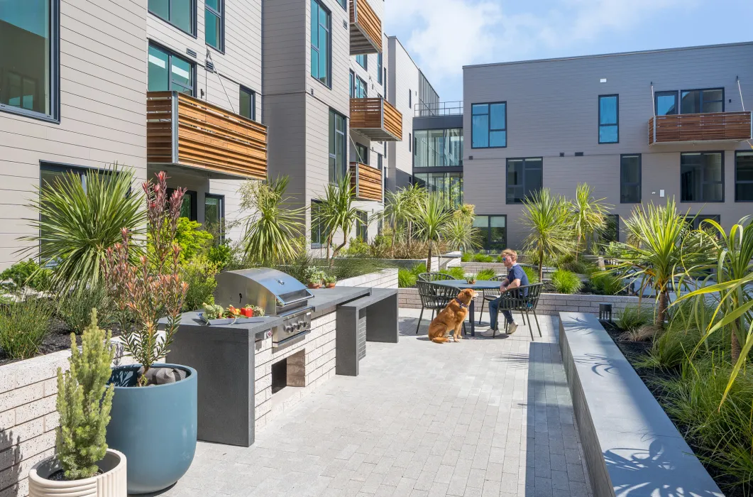 Mew with residential grill spaces at Mason on Mariposa in San Francisco.