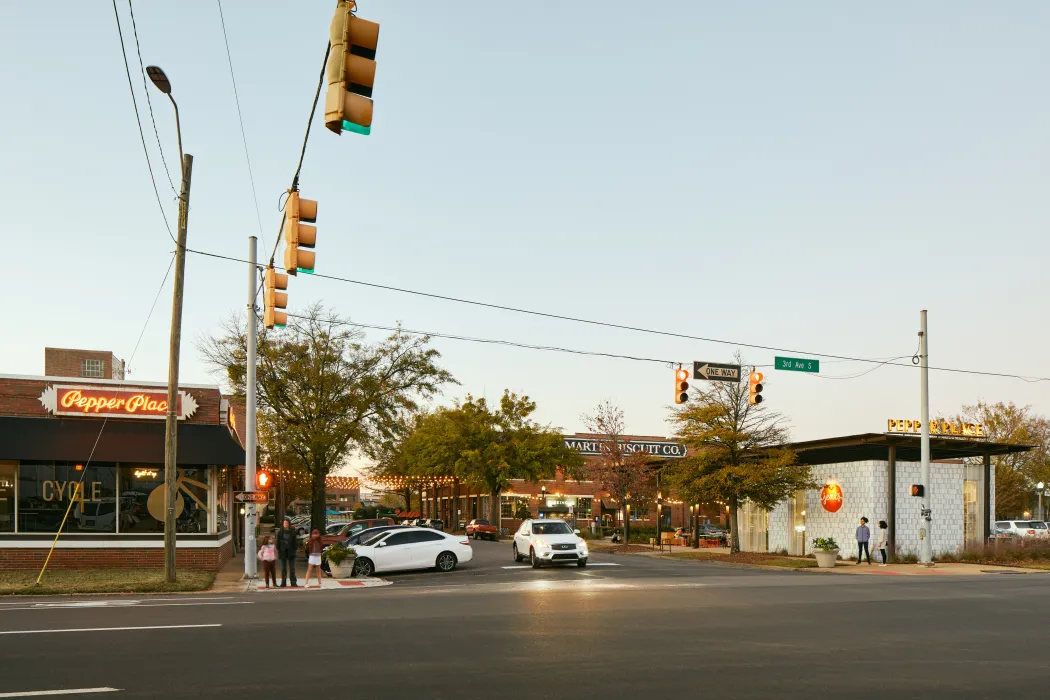 Street view of Jeni’s Ice cream in Birmingham, Alabama.