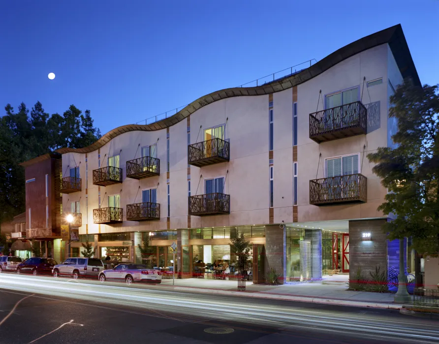 Exterior at dusk of h2hotel in Healdsburg, Ca.