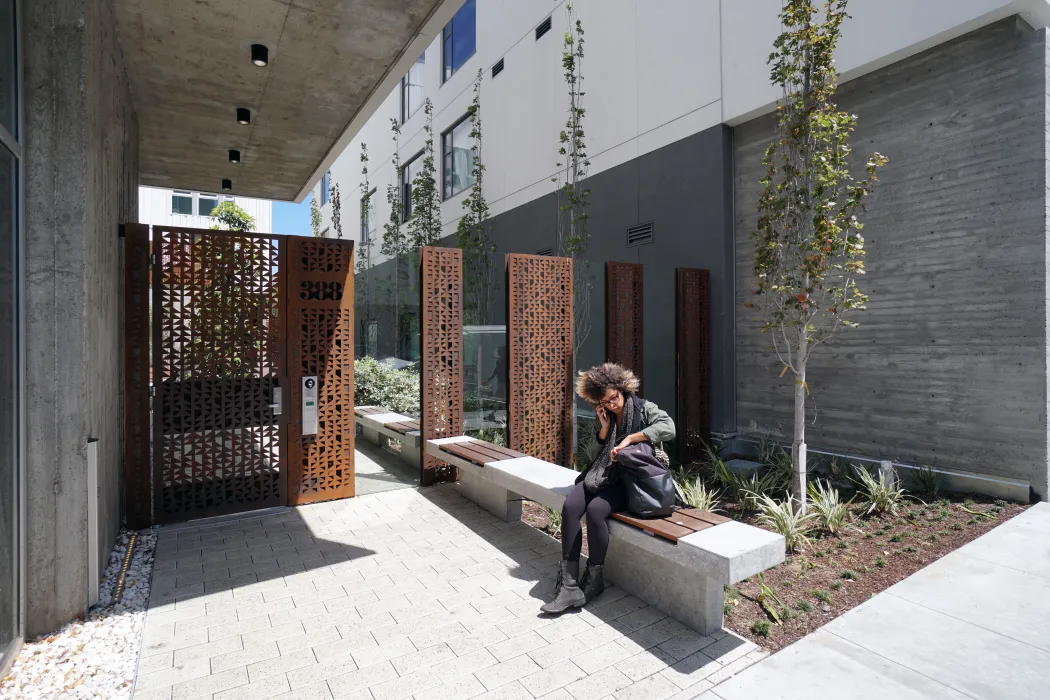 Exterior entryway view of 388 Fulton in San Francisco, CA.