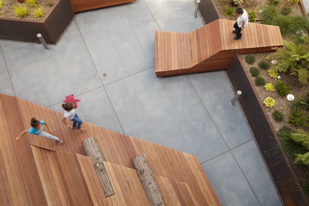 Courtyard at Pacific Pointe Apartments in San Francisco, CA.