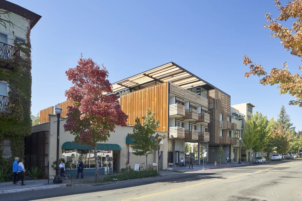 Street view of Harmon Guest House in Healdsburg, Ca 