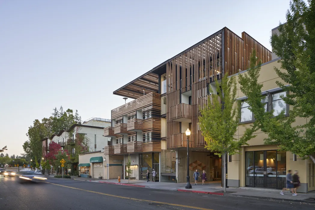 Street view of Harmon Guest House in Healdsburg, Ca 