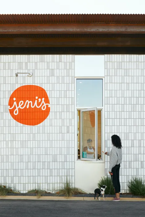 Exterior view of Jeni’s Ice cream in Birmingham, Alabama