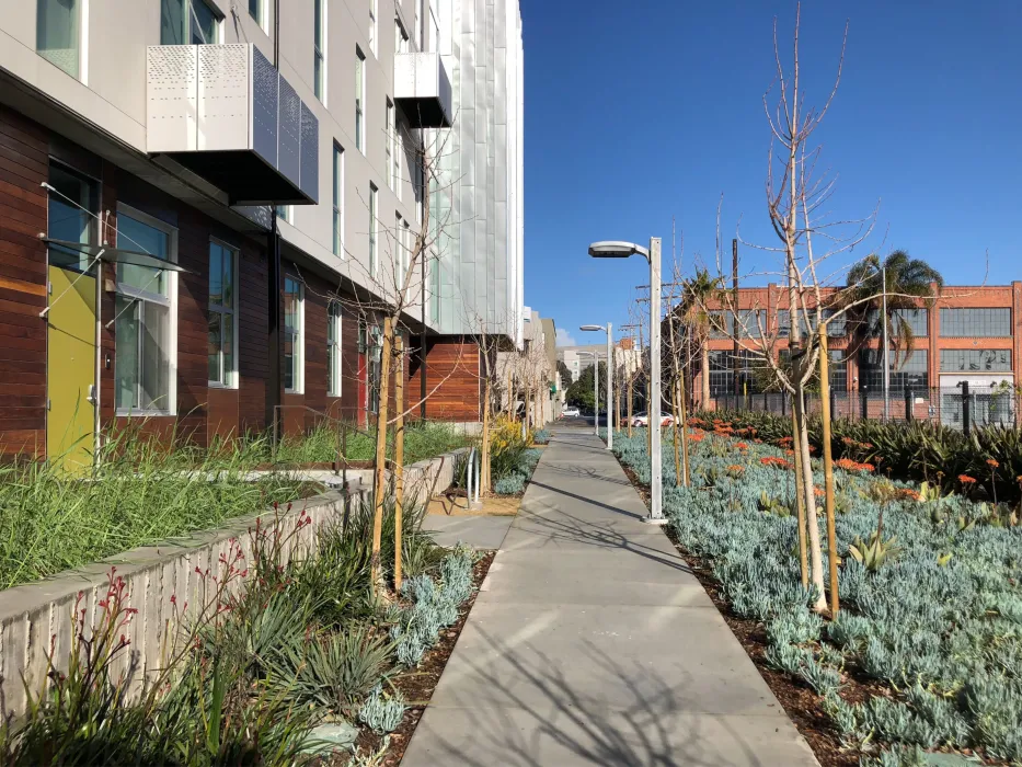 Ground level residential stoops at 855 Brannan in San Francisco.