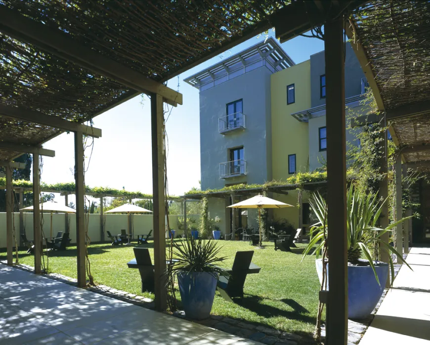 Courtyard at Hotel Healdsburg in Healdsburg, Ca.