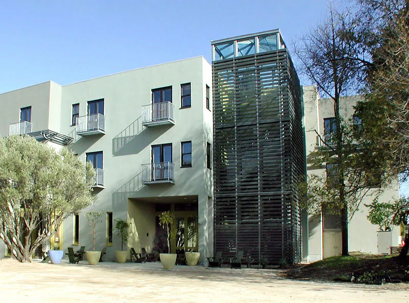 Exterior view of hotel Healdsburg in Healdsburg, Ca.