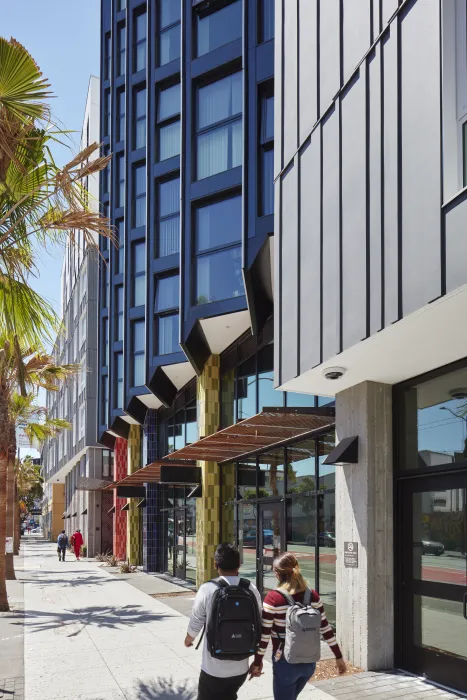  Retail spaces along Mission Street. 