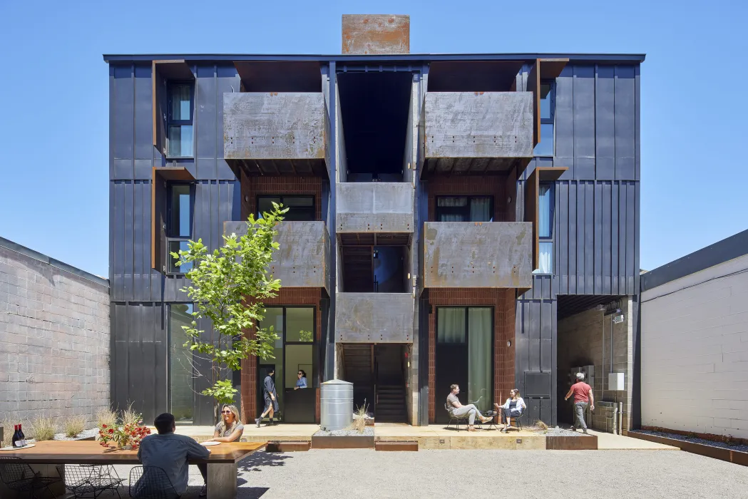 Exterior view of the courtyard at 2323 2nd Avenue South in Birmingham, Alabama.