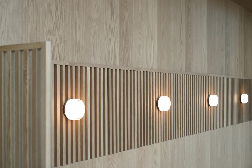 Detail view of the lighting at Isle House