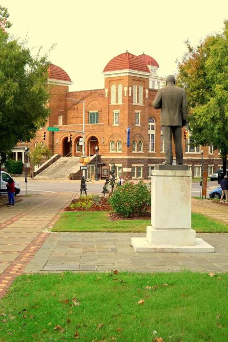 Kelly Ingram Park.